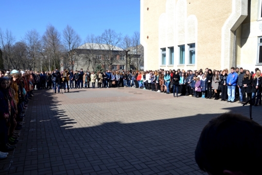 24 березня на фасаді школи №21 в Івано-Франківську відкрили анотаційну дошку Герою Небесної Сотні Василю Мойсею