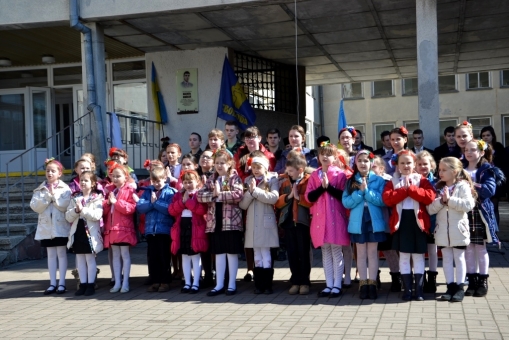 24 березня на фасаді школи №21 в Івано-Франківську відкрили анотаційну дошку Герою Небесної Сотні Василю Мойсею